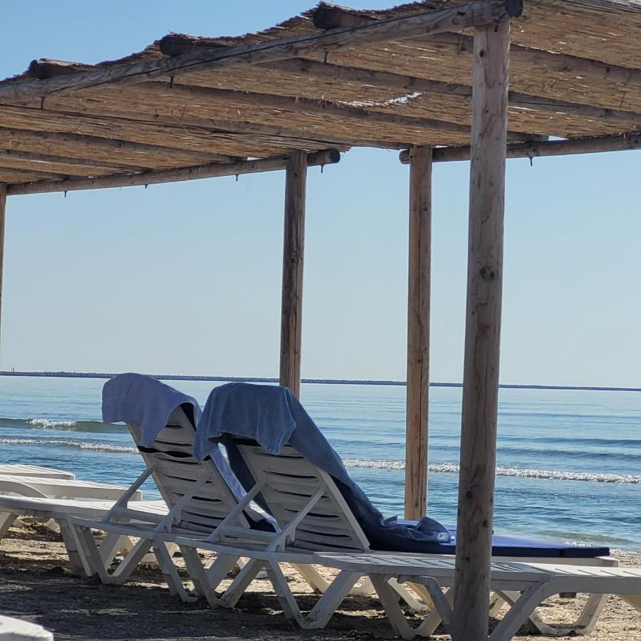 Studio Beach Residence Navodari Bagian luar foto